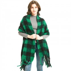 A new autumn and winter collection from Europe and America, featuring a thick, fringed green and black checkered scarf and a thick braided scarf for women