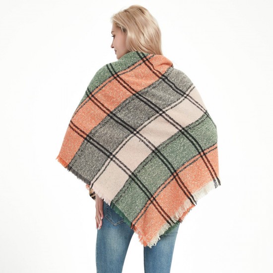 Amazon's popular cross-border European and American spring, autumn and winter women's loop yarn full polyester knitted plaid triangular shawls and scarves Amazon's popular cross-border European and American spring, autumn and winter women's loop yarn full polyester knitted plaid triangular shawls and scarves