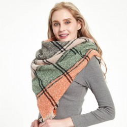 Amazon's popular cross-border European and American spring, autumn and winter women's loop yarn full polyester knitted plaid triangular shawls and scarves