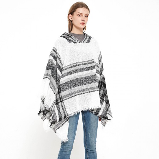 Factory direct supply of popular European and American spring, autumn, winter and Christmas green shawls, looped chiffon, checkered hooded capes