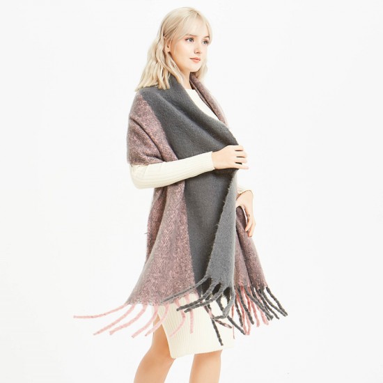 European and American thick tassel loop gauze color-blocked scarf, solid color shawl for women, thickened two-color color-blocked warm scarf for autumn and winter European and American thick tassel loop gauze color-blocked scarf, solid color shawl for women, thickened two-color color-blocked warm scarf for autumn and winter