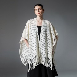 Wholesale of Amazon's hot foreign trade European and American spring, summer and autumn new solid-color fringed thin hollowed-out shawls