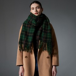 Wholesale of cross-border hot foreign trade new style scarves, European and American autumn and winter fringed green checkered scarves and shawls from Tonglu manufacturer