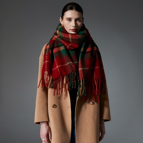Amazon's popular cross-border export European and American autumn and winter Christmas red and green checkered tassel scarf and shawl manufacturer