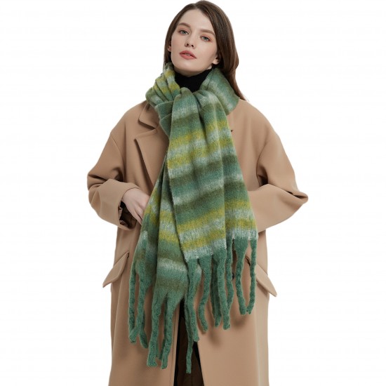New winter thickened loop yarn, thick beard, thick braid, fringed and striped scarves and shawls for export to Europe and America are in stock New winter thickened loop yarn, thick beard, thick braid, fringed and striped scarves and shawls for export to Europe and America are in stock