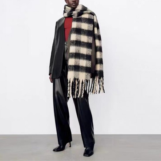 A manufacturer of the same autumn and winter new black rice checkered thick tassel scarf and women's thickened scarf shawl for foreign trade in Europe and America A manufacturer of the same autumn and winter new black rice checkered thick tassel scarf and women's thickened scarf shawl for foreign trade in Europe and America