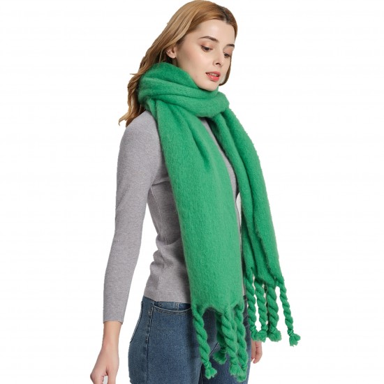 Wholesale manufacturer of new European and American autumn and winter scarves with loop yarn knots, thick braids and thick tassels in solid colors Wholesale manufacturer of new European and American autumn and winter scarves with loop yarn knots, thick braids and thick tassels in solid colors