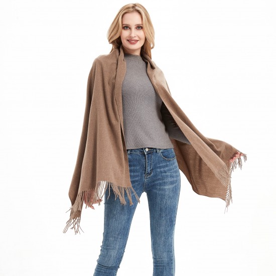 Wholesale of new autumn and winter women's all-polyester fringed fringed scarves and shawls for export to Europe and America Wholesale of new autumn and winter women's all-polyester fringed fringed scarves and shawls for export to Europe and America