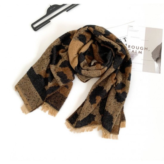 Foreign trade European and American autumn and winter circle sand leopard print scarf, women's faux cashmere thickened checkered scarf shawl, Tonglu manufacturer Foreign trade European and American autumn and winter circle sand leopard print scarf, women's faux cashmere thickened checkered scarf shawl, Tonglu manufacturer