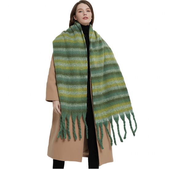 New winter thickened loop yarn, thick beard, thick braid, fringed and striped scarves and shawls for export to Europe and America are in stock New winter thickened loop yarn, thick beard, thick braid, fringed and striped scarves and shawls for export to Europe and America are in stock