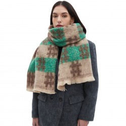 Wholesale manufacturer of new cross-border foreign trade European and American autumn and winter loop yarn cross check short beard jacquard scarves