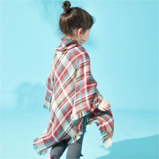 Direct supply from the manufacturer: Amazon's popular new autumn and winter European and American children's horn-buttoned checkered cape shawls Direct supply from the manufacturer: Amazon's popular new autumn and winter European and American children's horn-buttoned checkered cape shawls