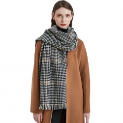 Wholesale manufacturer of European, American and British retro checkered scarves for women's winter Korean-style fashionable scarves and warm shawls