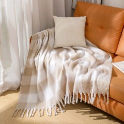 New sofa blankets for autumn and winter in Europe and America from the University of International Business and Economics, nap blankets, thickened plush checkered blankets imitating mohair