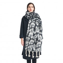 Wholesale of new European and American autumn and winter style circle jacquard leopard print knotted tassel scarves and thick shawls for women