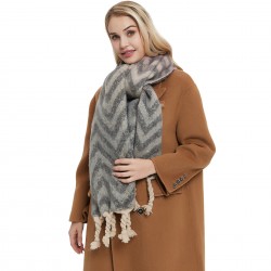 Small quantity of large jacquard scarves and shawls with thick braids and mohair imitation for autumn and winter in Europe and America in stock