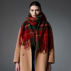 Amazon's popular cross-border export European and American autumn and winter Christmas red and green checkered tassel scarf and shawl manufacturer