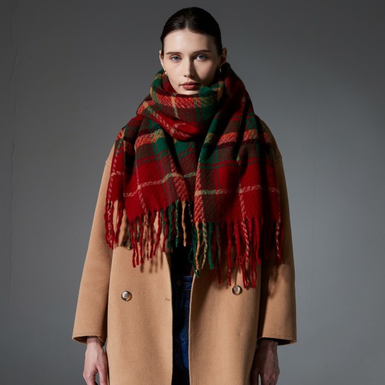 Amazon's popular cross-border export European and American autumn and winter Christmas red and green checkered tassel scarf and shawl manufacturer