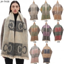 Amazon 2025 Foreign Trade New style scarf for men and women in Europe and America autumn and winter, short beard jacquard letter scarf manufacturer