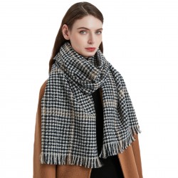 Wholesale manufacturer of European, American and British retro checkered scarves for women's winter Korean-style fashionable scarves and warm shawls