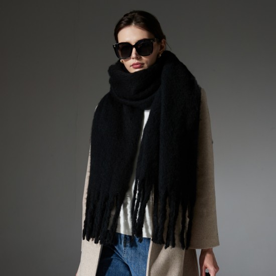 New winter thickened loop yarn imitation mohair coarse tassel solid color black scarf and shawl for foreign trade to Europe and America are in stock New winter thickened loop yarn imitation mohair coarse tassel solid color black scarf and shawl for foreign trade to Europe and America are in stock