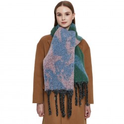 Wholesale manufacturer of thickened loop gauze scarves, thick tassels, five-pointed stars and color-blocked star scarves for autumn and winter in Europe and America