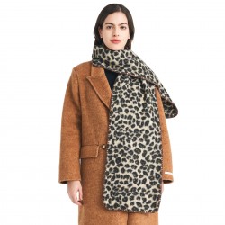 Factory direct supply of Amazon's best-selling scarves with a high-end feel, new autumn and winter circular yarn leopard print scarves for export to Europe and America